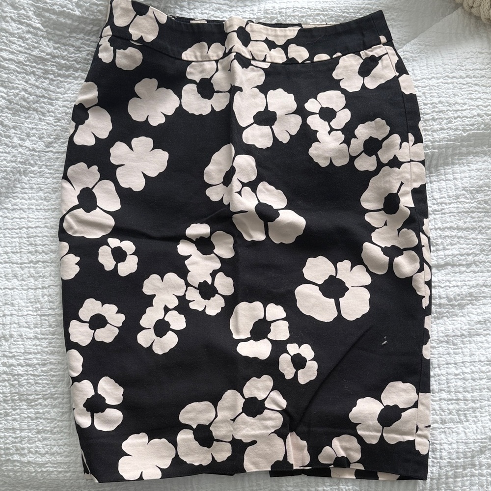 LOFT Black and Cream Floral Pencil Skirt